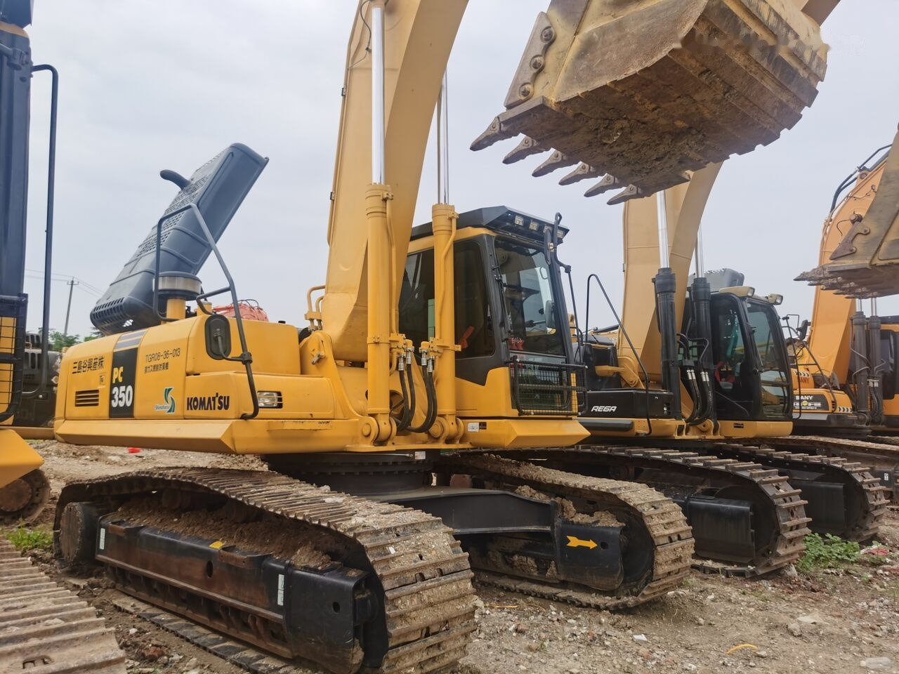 Komatsu PC350 - Escavadora de rastos: foto 2 Komatsu PC350 - Escavadora de rastos: foto 2