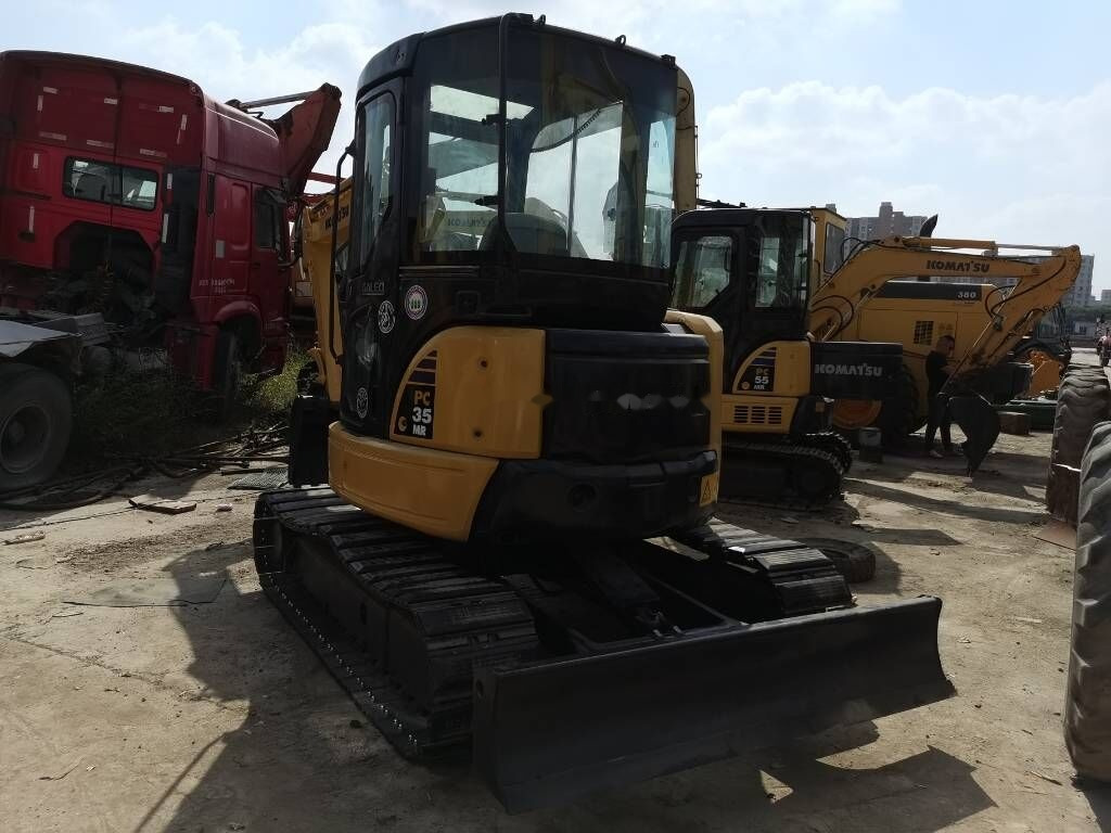 Komatsu PC35MR - Mini escavadeira: foto 1 Komatsu PC35MR - Mini escavadeira: foto 1