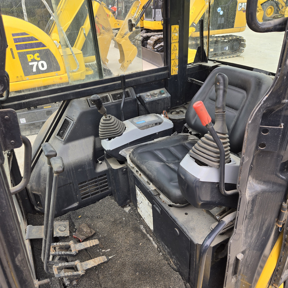 Komatsu PC35MR - Mini escavadeira: foto 5 Komatsu PC35MR - Mini escavadeira: foto 5