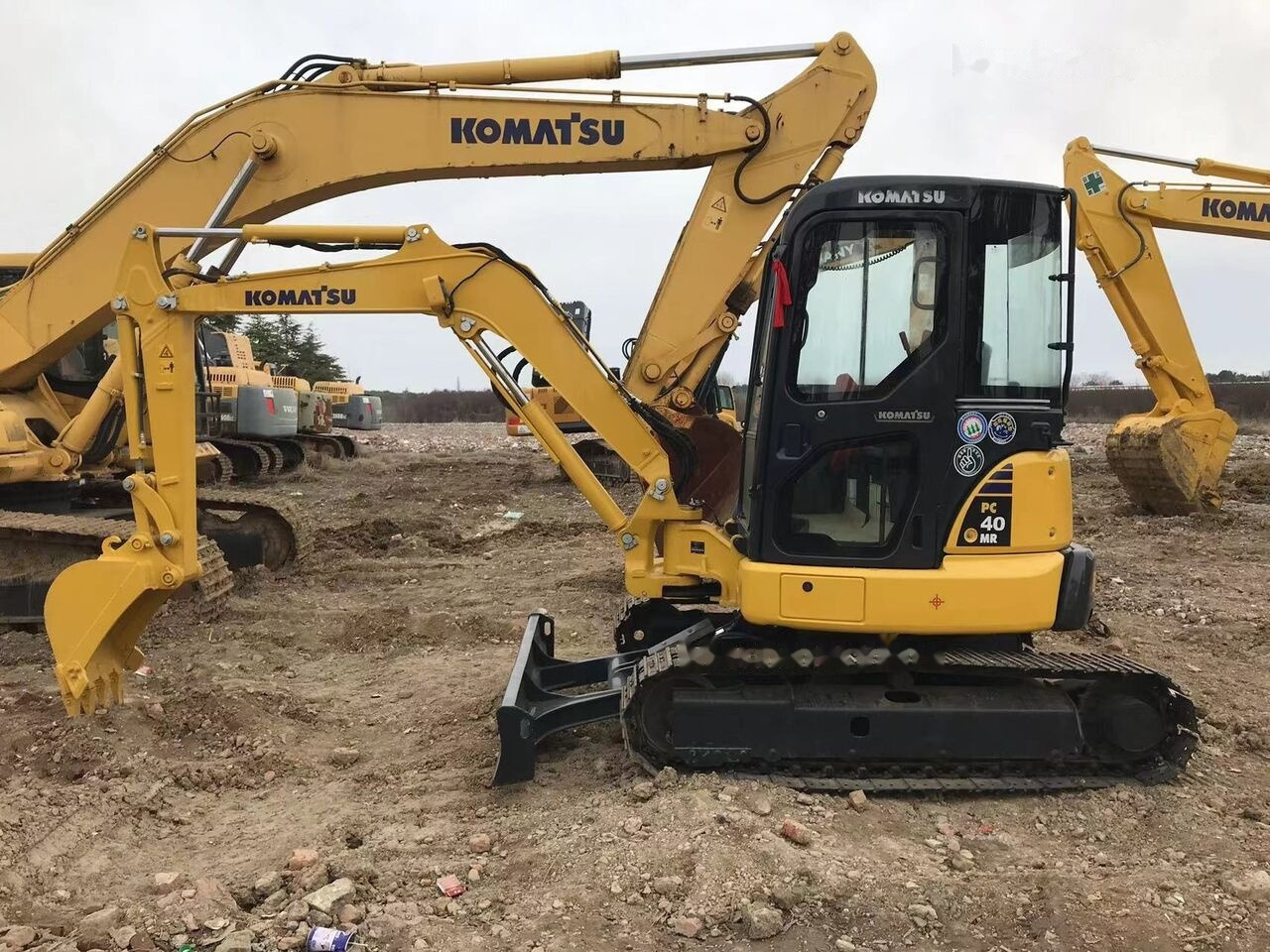 Komatsu PC40MR - Mini escavadeira: foto 2 Komatsu PC40MR - Mini escavadeira: foto 2