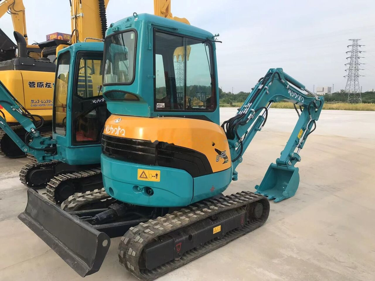 Kubota U25 - Mini escavadeira: foto 1 Kubota U25 - Mini escavadeira: foto 1