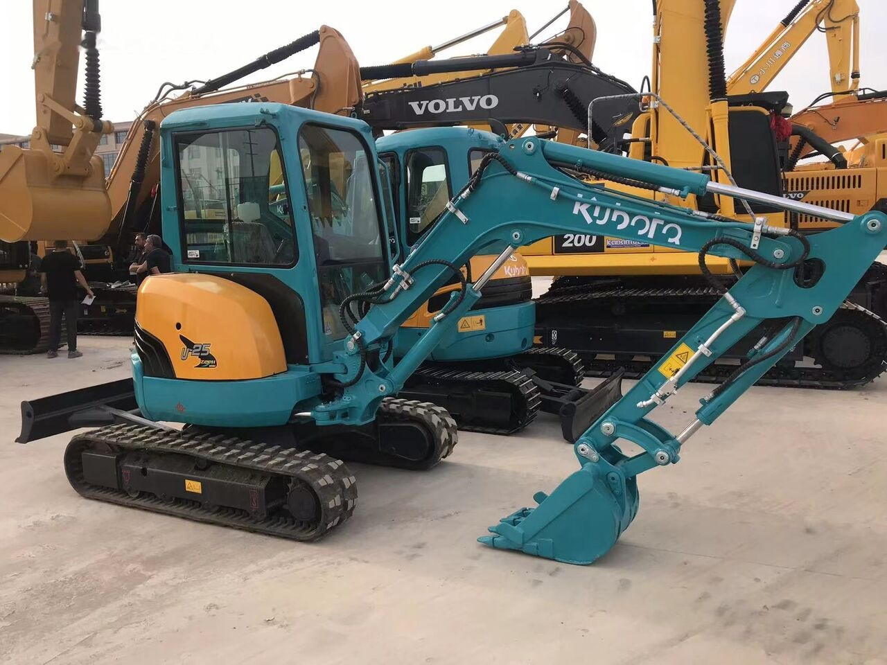 Kubota U25 - Mini escavadeira: foto 2 Kubota U25 - Mini escavadeira: foto 2