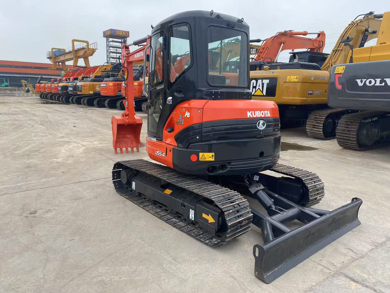 Kubota U55-4 - Mini escavadeira: foto 4 Kubota U55-4 - Mini escavadeira: foto 4