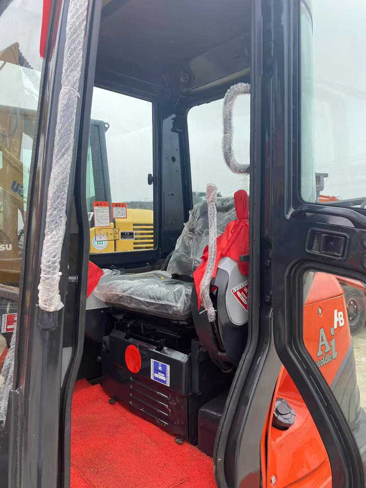 Kubota U55-4 - Mini escavadeira: foto 2 Kubota U55-4 - Mini escavadeira: foto 2