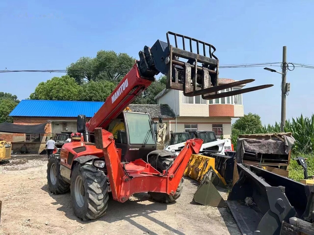 Manitou MT1740 - Empilhador telescópico: foto 1 Manitou MT1740 - Empilhador telescópico: foto 1
