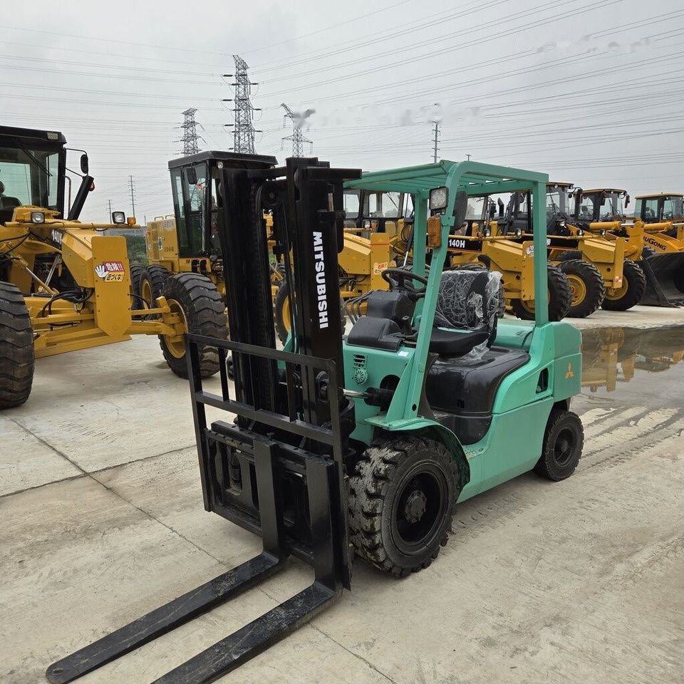 Empilhadeira a diesel Mitsubishi FD30: foto 8 Empilhadeira a diesel Mitsubishi FD30: foto 8