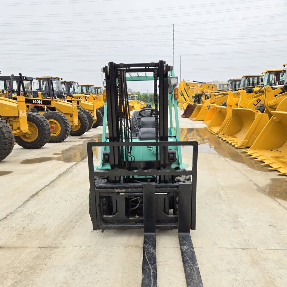 Empilhadeira a diesel Mitsubishi FD30: foto 6 Empilhadeira a diesel Mitsubishi FD30: foto 6