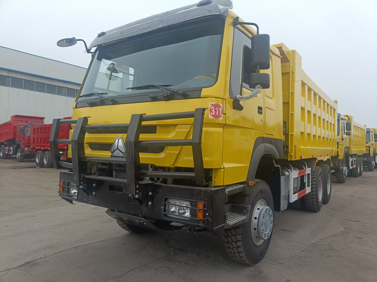 SINOTRUK HOWO 6x4 - Camião basculante: foto 3 SINOTRUK HOWO 6x4 - Camião basculante: foto 3