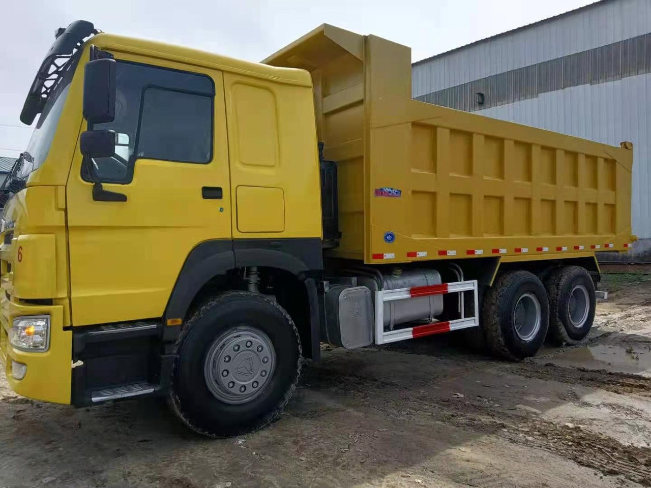 Camião basculante SINOTRUK HOWO: foto 6