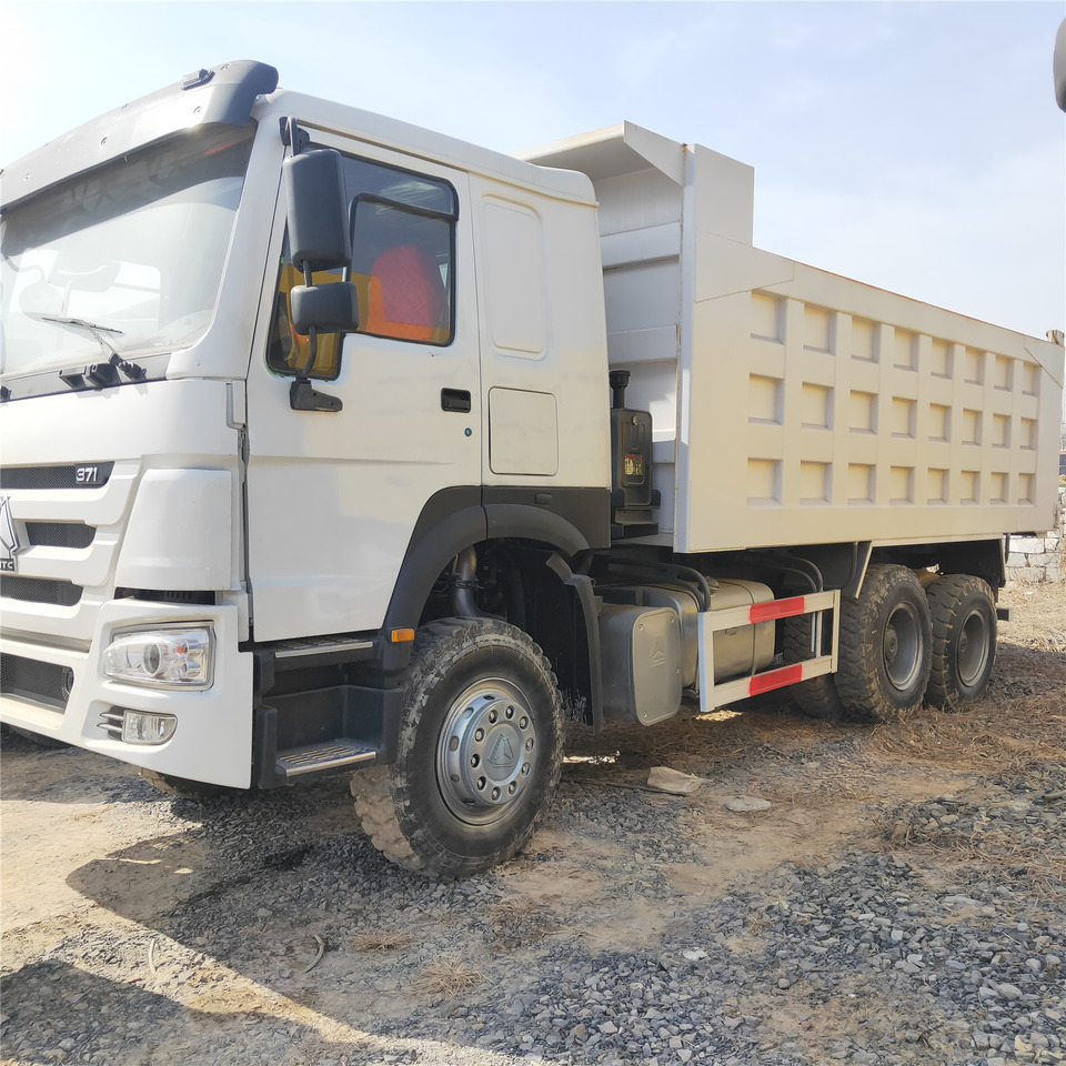 SINOTRUK HOWO - Camião basculante: foto 3 SINOTRUK HOWO - Camião basculante: foto 3