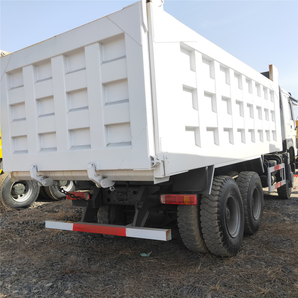 Camião basculante SINOTRUK HOWO: foto 7
