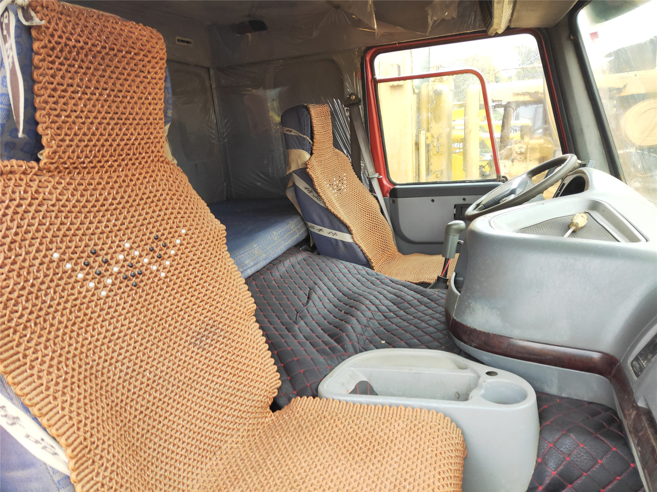 Camião basculante SINOTRUK HOWO: foto 9