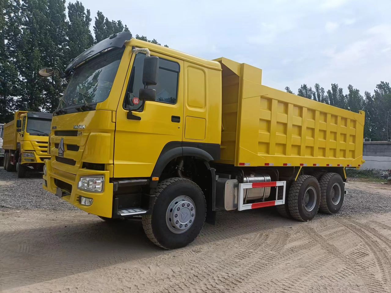 Camião basculante novo SINOTRUK HOWO: foto 10