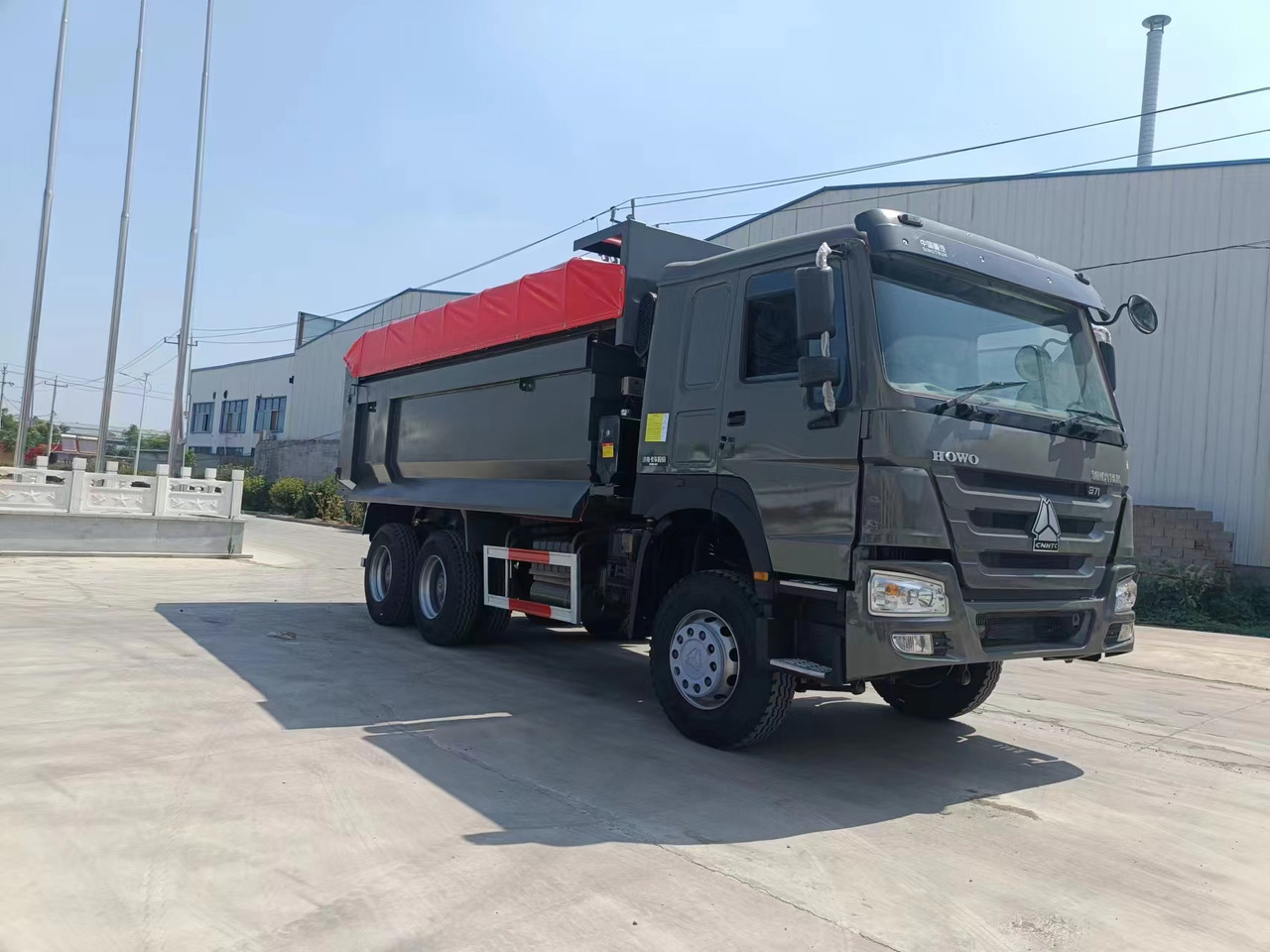 SINOTRUK HOWO - Camião furgão: foto 1 SINOTRUK HOWO - Camião furgão: foto 1