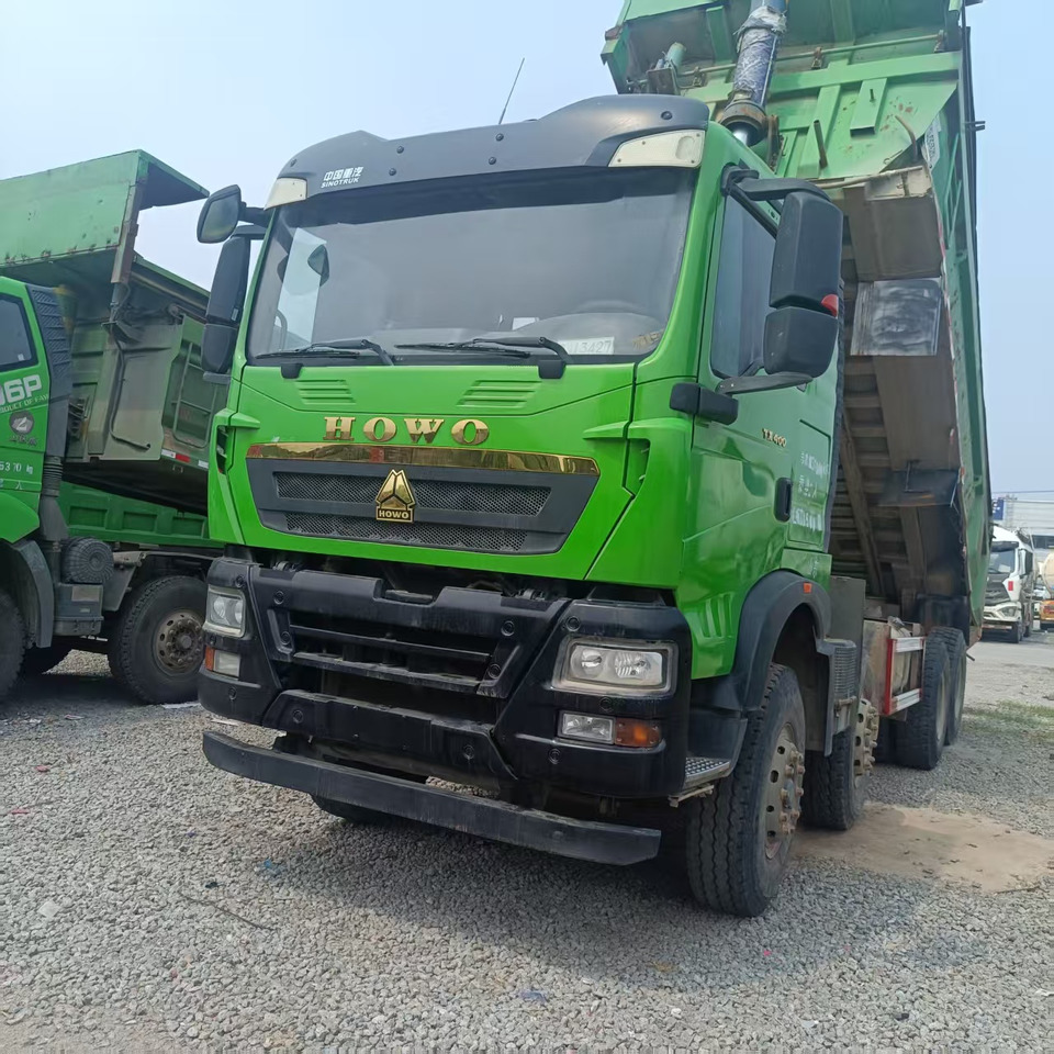 SINOTRUK HOWO - Camião basculante: foto 2 SINOTRUK HOWO - Camião basculante: foto 2