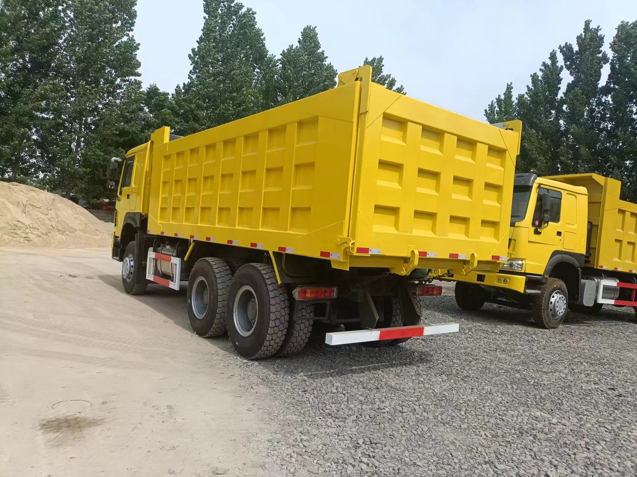 Camião basculante novo SINOTRUK HOWO: foto 6