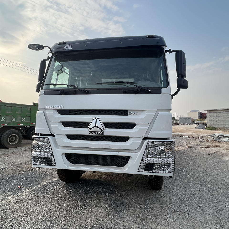 SINOTRUK HOWO - Camião furgão: foto 3 SINOTRUK HOWO - Camião furgão: foto 3