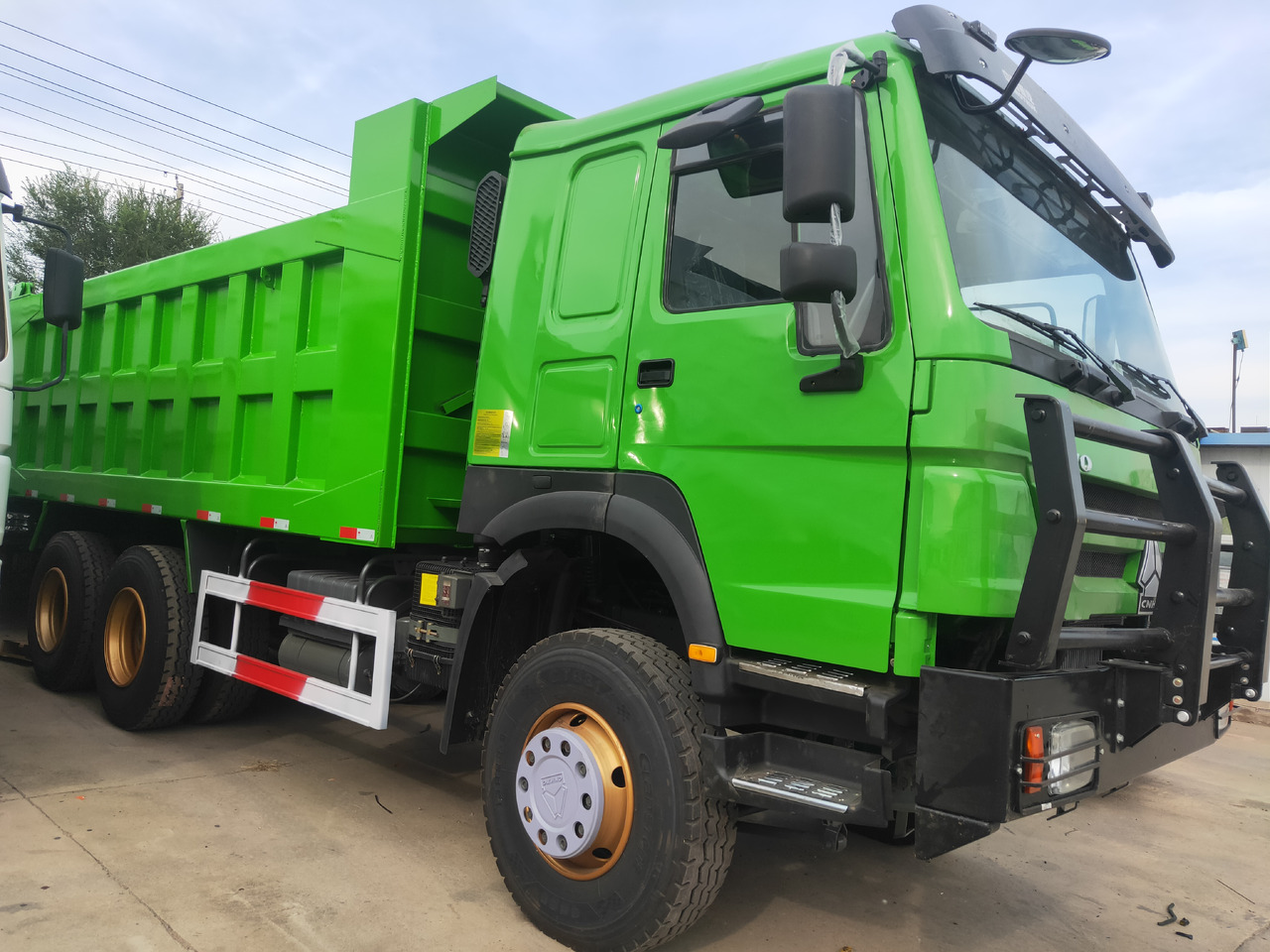 SINOTRUK Howo - Camião basculante: foto 3 SINOTRUK Howo - Camião basculante: foto 3