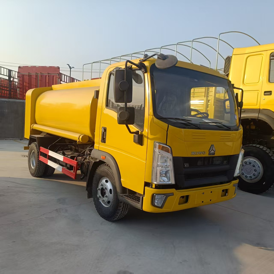SINOTRUK Tanker truck - Caminhão tanque: foto 1 SINOTRUK Tanker truck - Caminhão tanque: foto 1