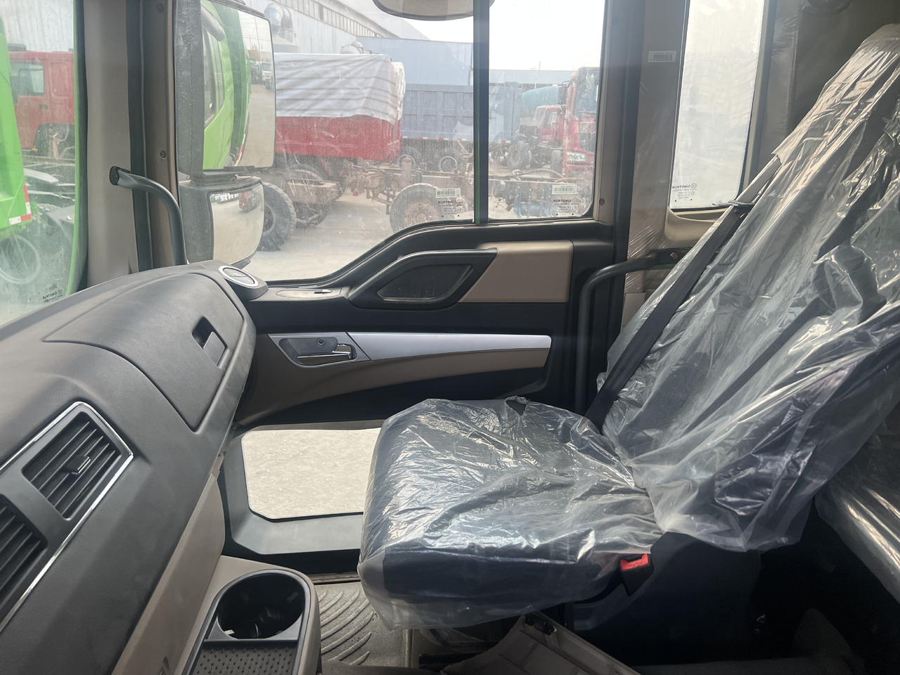Camião basculante novo Sinotruk HOWO: foto 7