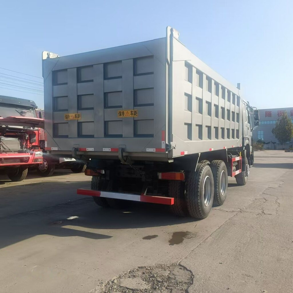 Sinotruk Howo 6*4 - Camião basculante: foto 5 Sinotruk Howo 6*4 - Camião basculante: foto 5