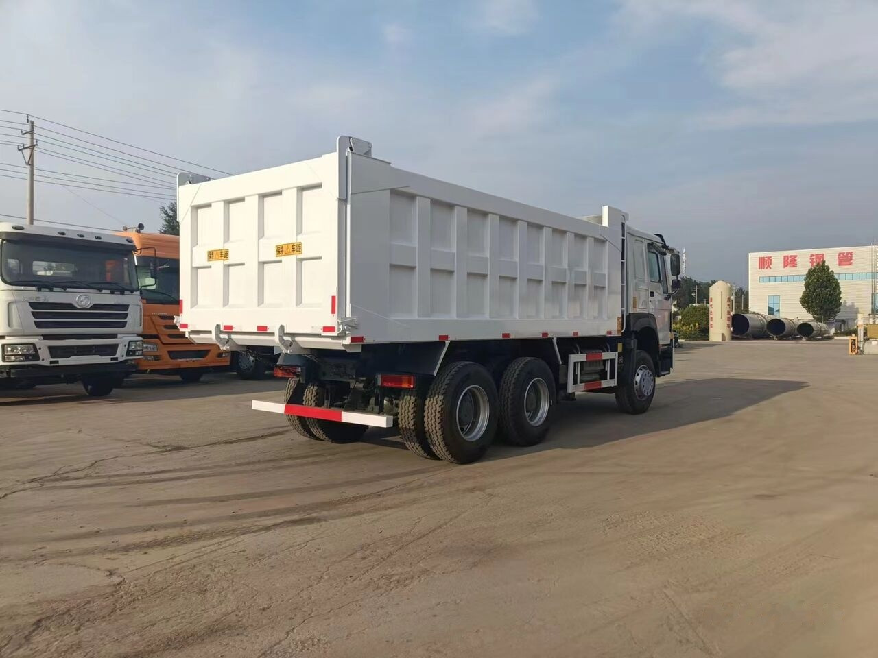 Camião basculante Sinotruk Howo 6*4: foto 6 Camião basculante Sinotruk Howo 6*4: foto 6