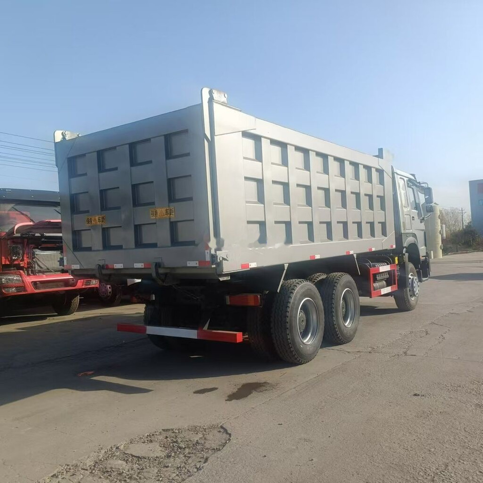 Sinotruk Howo 6*4 - Camião basculante: foto 2 Sinotruk Howo 6*4 - Camião basculante: foto 2