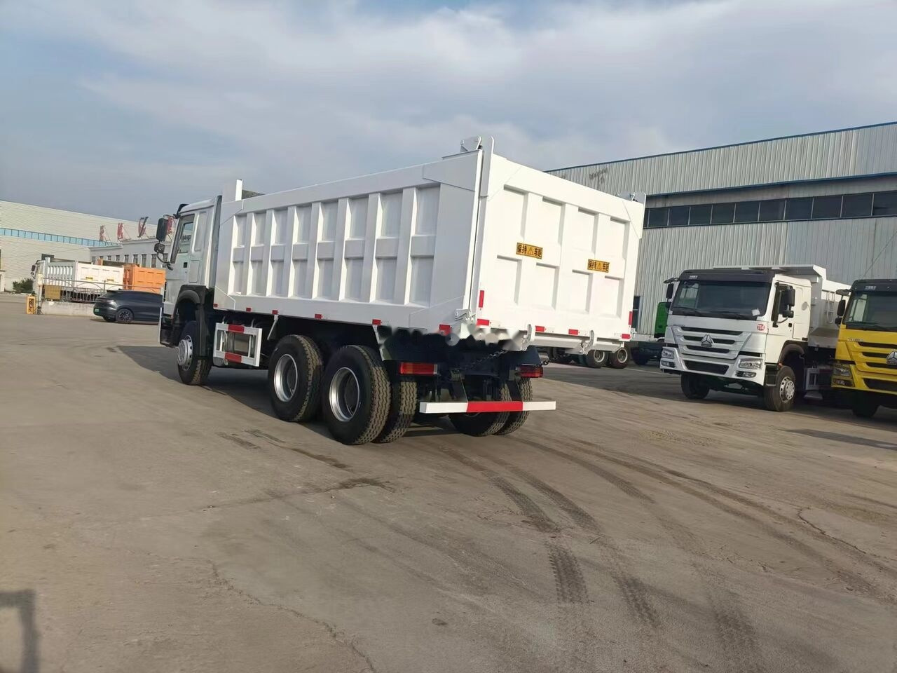 Camião basculante Sinotruk Howo 6*4: foto 7 Camião basculante Sinotruk Howo 6*4: foto 7