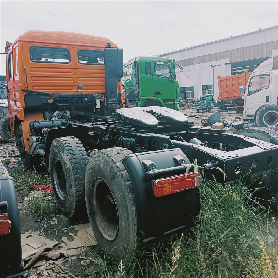 SHACMAN F3000 trailer head - Tractor: foto 2 SHACMAN F3000 trailer head - Tractor: foto 2