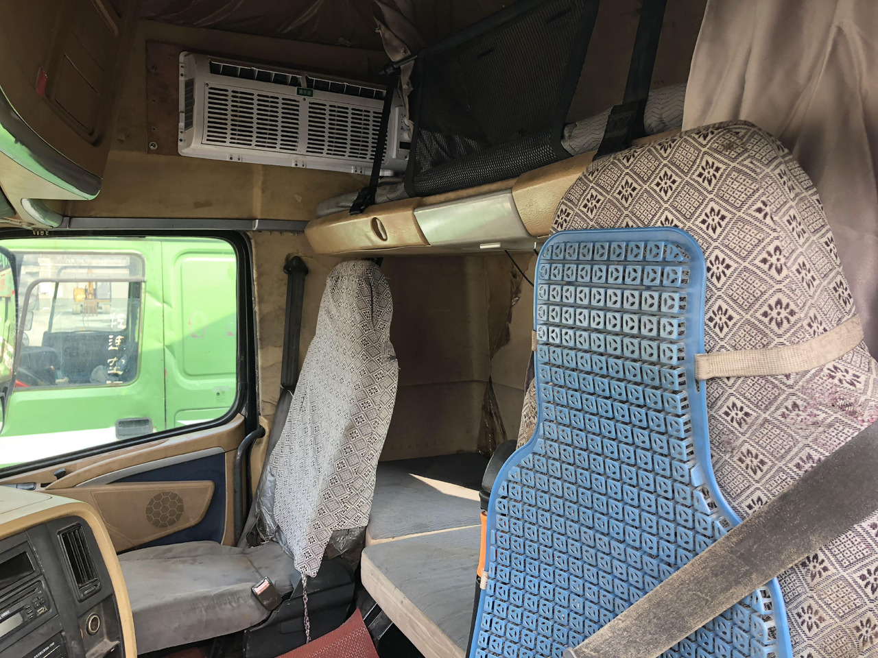 SINOTRUK HOWO A7 - Tractor: foto 4 SINOTRUK HOWO A7 - Tractor: foto 4