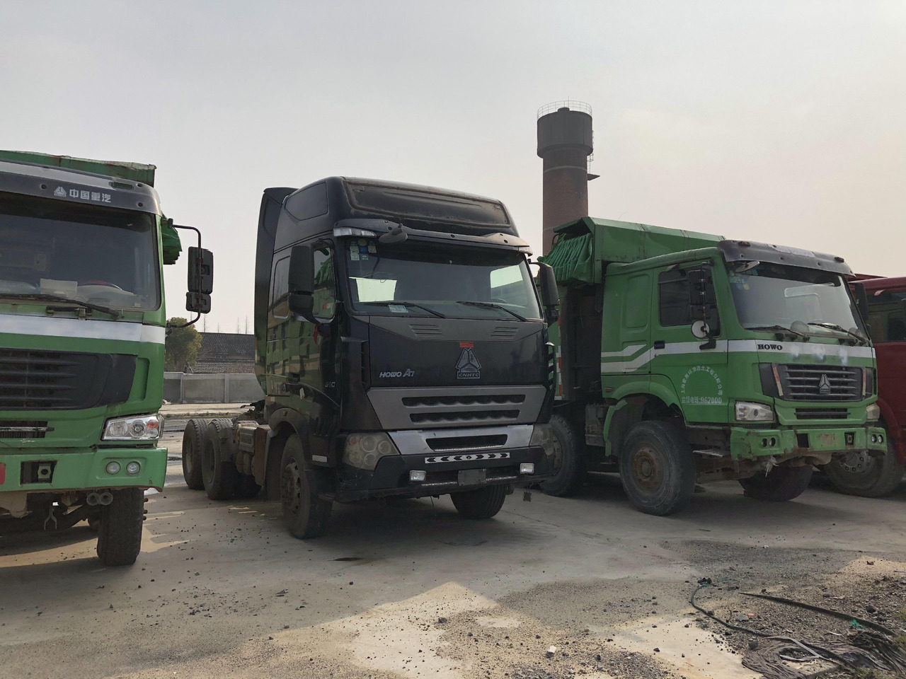 SINOTRUK HOWO A7 - Tractor: foto 1 SINOTRUK HOWO A7 - Tractor: foto 1