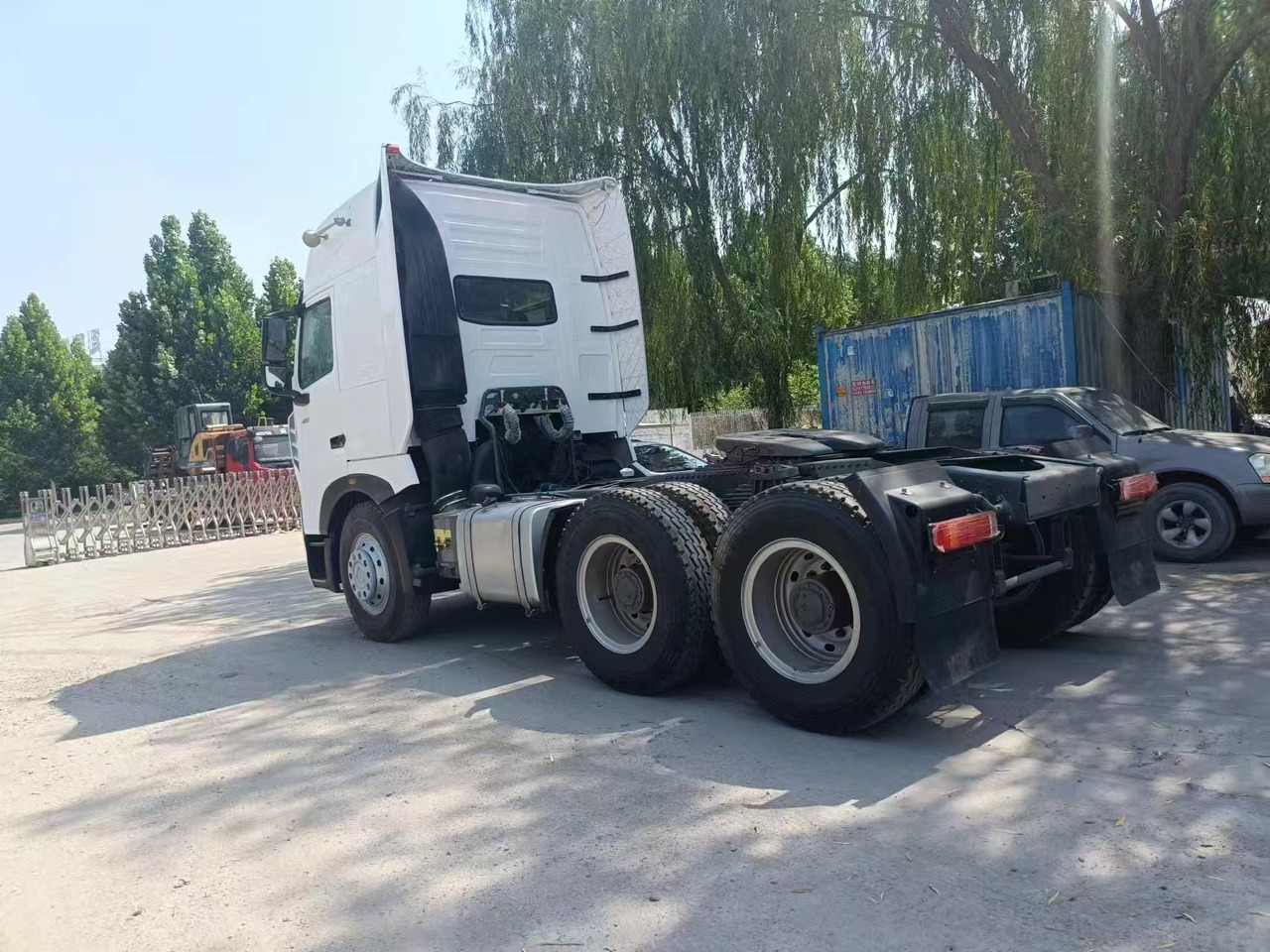 SINOTRUK HOWO A7 - Tractor: foto 5 SINOTRUK HOWO A7 - Tractor: foto 5