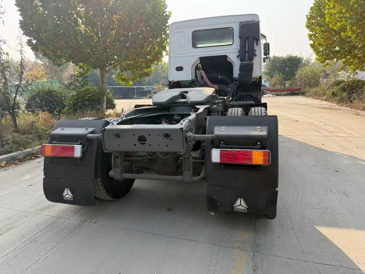 Leasing de SINOTRUK HOWO tractor SINOTRUK HOWO tractor: foto 6 Leasing de SINOTRUK HOWO tractor SINOTRUK HOWO tractor: foto 6