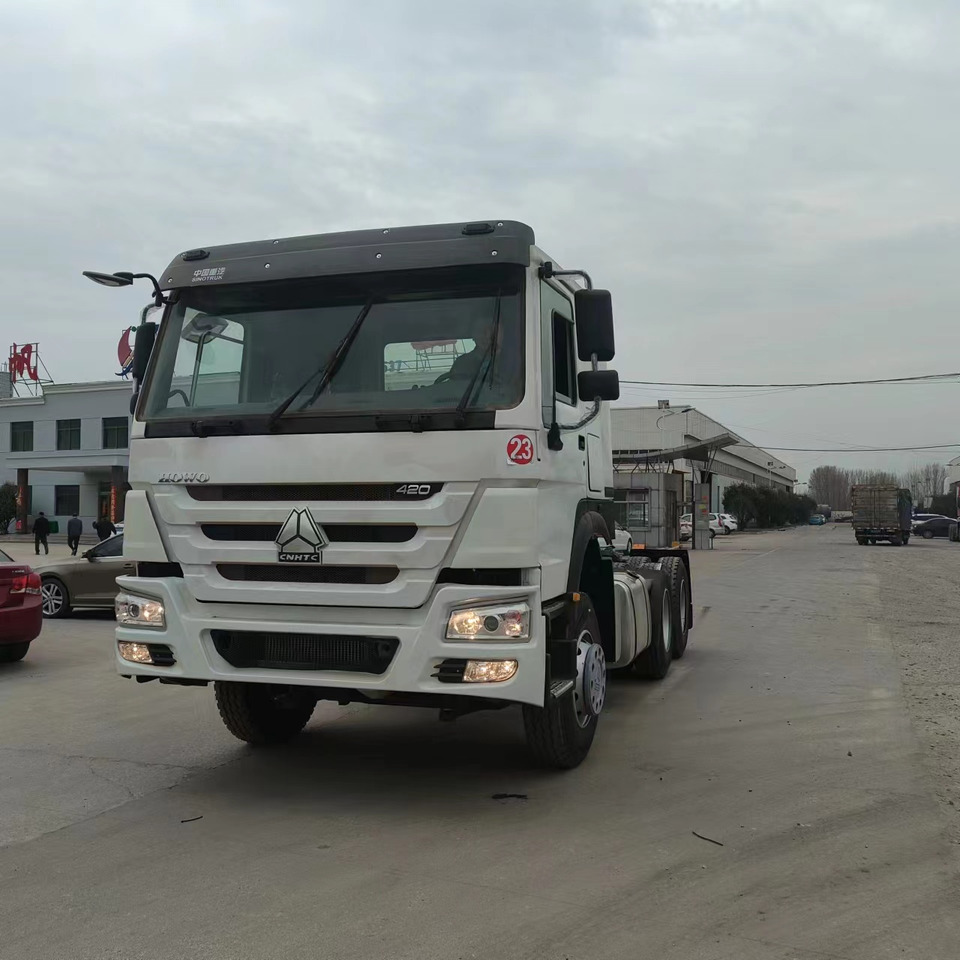 SINOTRUK HOWO trailer head - Tractor: foto 2 SINOTRUK HOWO trailer head - Tractor: foto 2