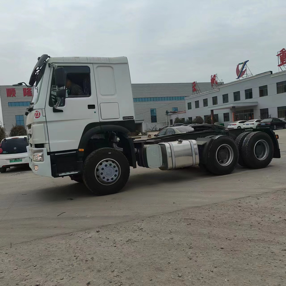 SINOTRUK HOWO trailer head - Tractor: foto 5 SINOTRUK HOWO trailer head - Tractor: foto 5