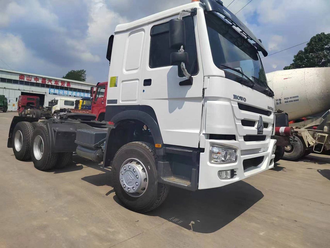SINOTRUK HOWO trailer head - Tractor: foto 2 SINOTRUK HOWO trailer head - Tractor: foto 2
