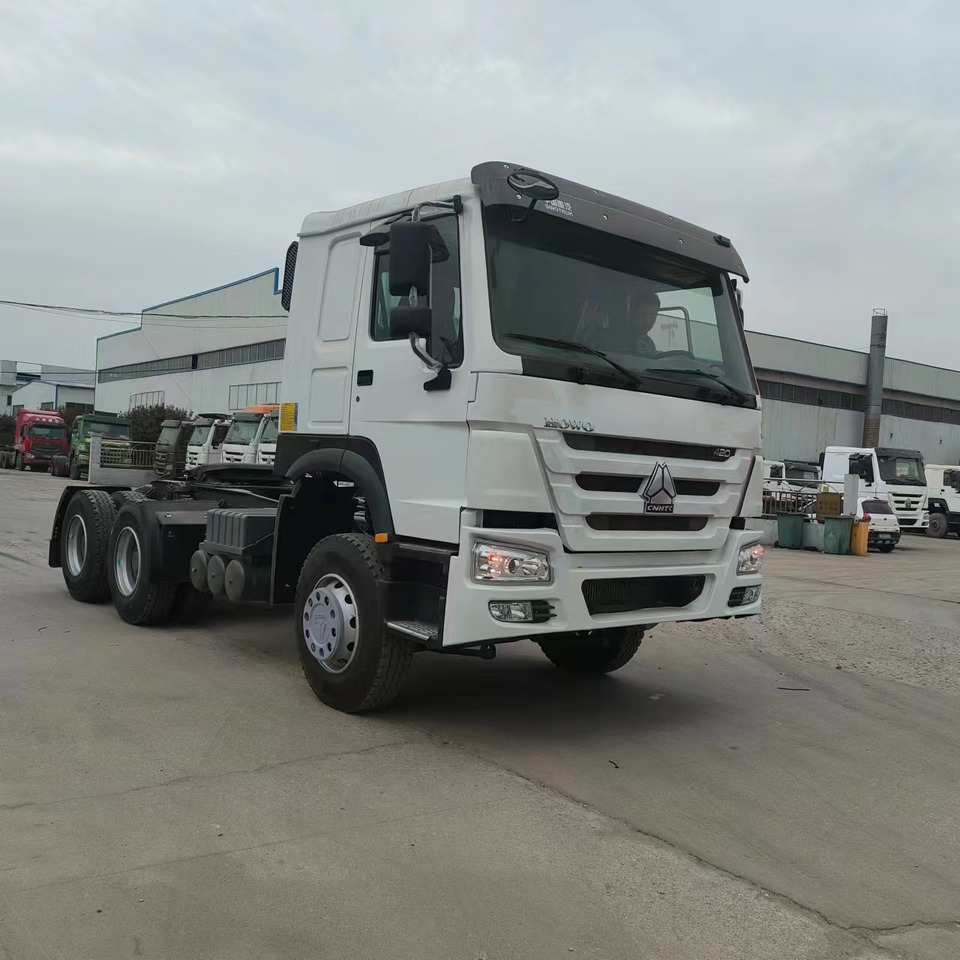 SINOTRUK HOWO trailer head - Tractor: foto 1 SINOTRUK HOWO trailer head - Tractor: foto 1