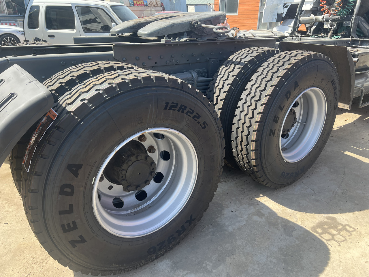 SINOTRUK Trailer head - Tractor: foto 5 SINOTRUK Trailer head - Tractor: foto 5