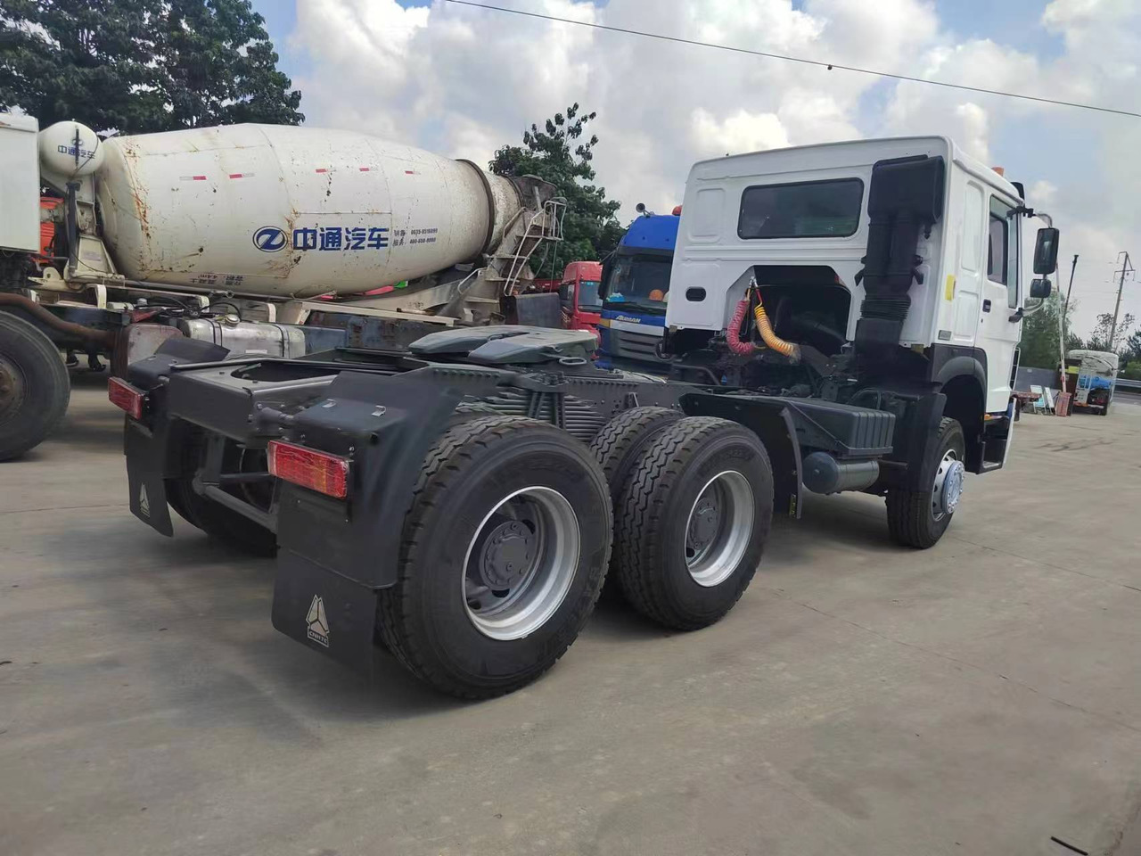 SINOTRUK Trailer head - Tractor: foto 4 SINOTRUK Trailer head - Tractor: foto 4