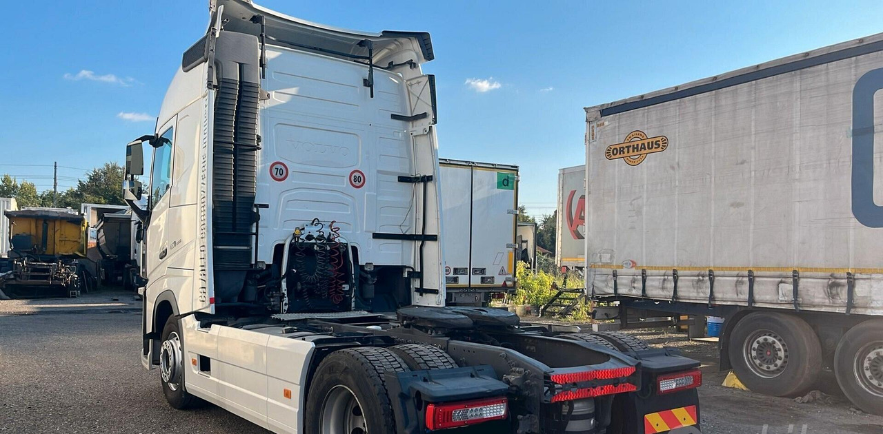 Volvo FH 460 Euro 6 Globetrotter 2018 - Tractor: foto 3 Volvo FH 460 Euro 6 Globetrotter 2018 - Tractor: foto 3