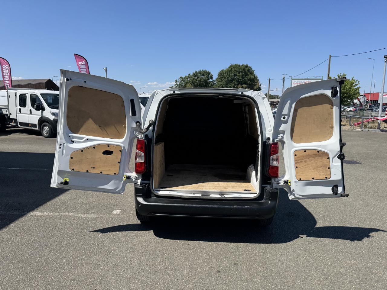 CITROEN berlingo M 650KG BLUEHDI 100 S&S DRIVER BVM5 - Furgão: foto 2 CITROEN berlingo M 650KG BLUEHDI 100 S&S DRIVER BVM5 - Furgão: foto 2