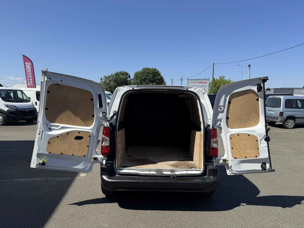 CITROEN berlingo M 650KG BLUEHDI 100 S&S DRIVER - Furgão: foto 2 CITROEN berlingo M 650KG BLUEHDI 100 S&S DRIVER - Furgão: foto 2
