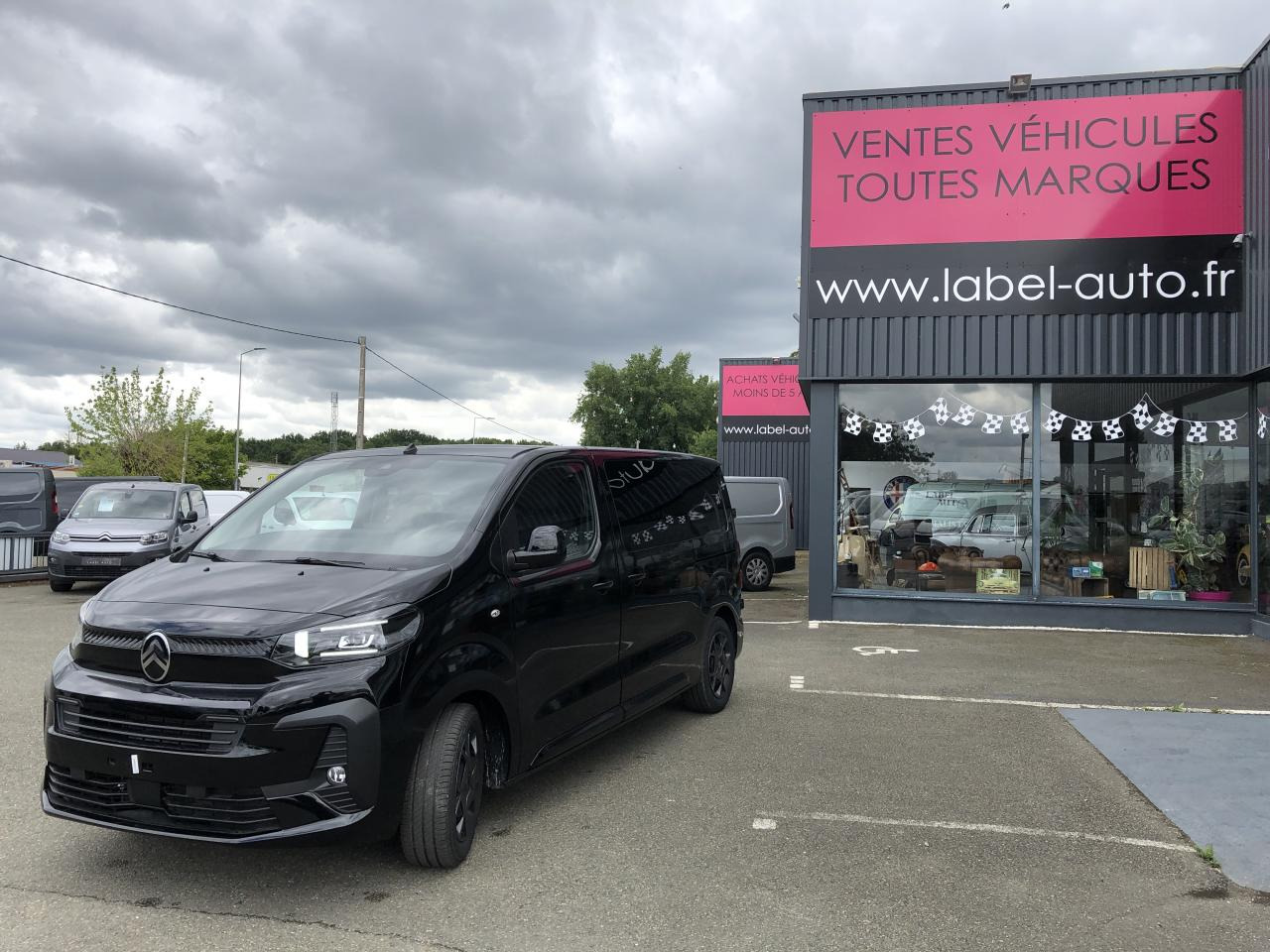 CITROEN jumpy M 2.0 BLUEHDI 180CH S&S CABINE APPROFONDIE FIXE EAT8 - Furgão: foto 5 CITROEN jumpy M 2.0 BLUEHDI 180CH S&S CABINE APPROFONDIE FIXE EAT8 - Furgão: foto 5