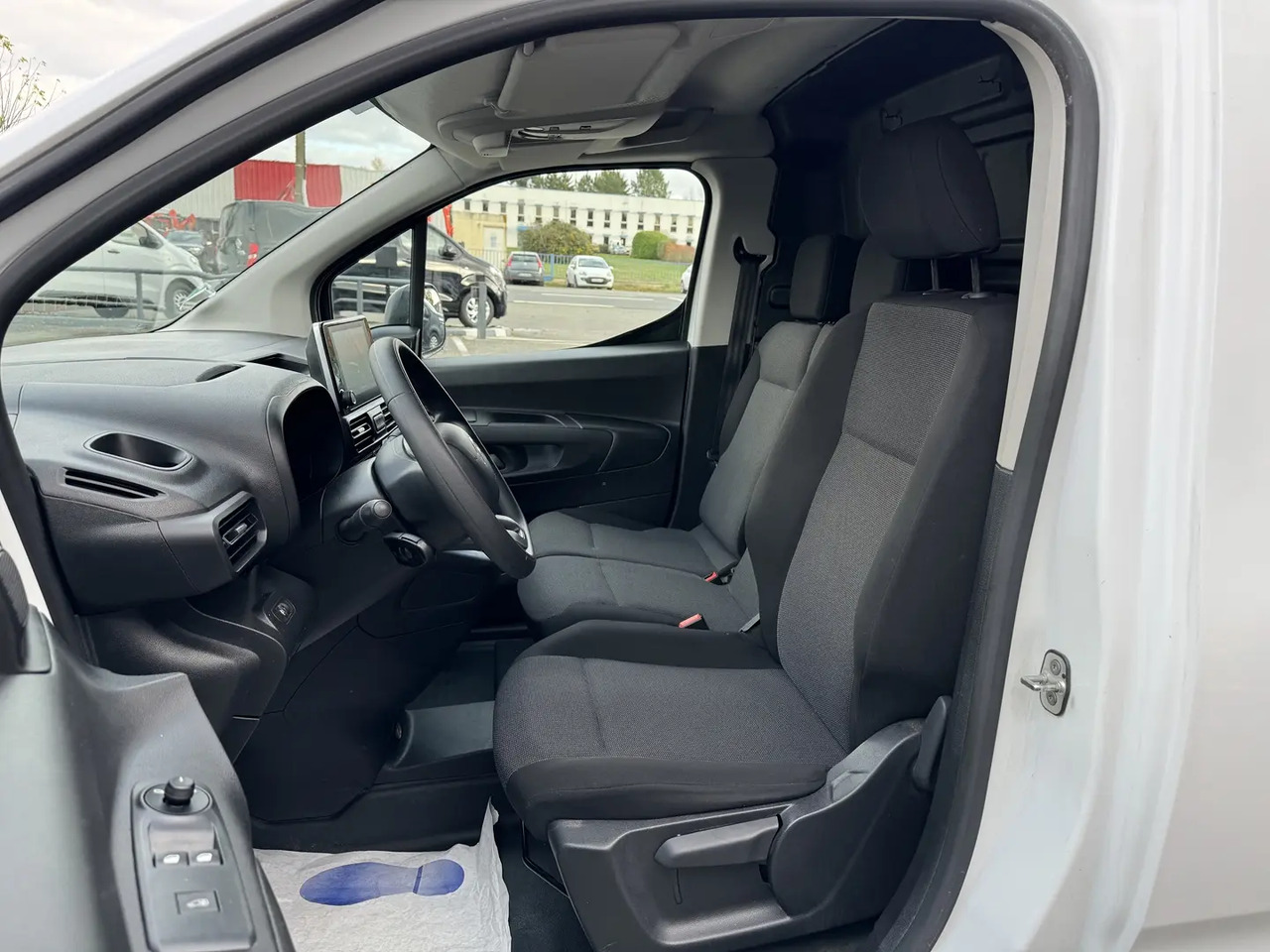 Citroen Berlingo M 650KG BLUEHDI 100 S&S DRIVER - Furgão: foto 4 Citroen Berlingo M 650KG BLUEHDI 100 S&S DRIVER - Furgão: foto 4