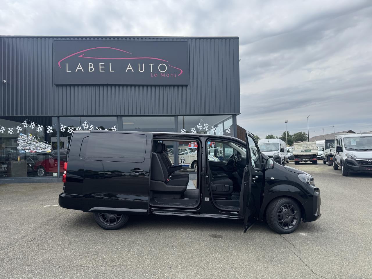 Citroen Jumpy XL 2.0 BLUEHDI 180CH S&S CABINE APPROFONDIE FIXE EAT8 5 PLACES - Carrinha cabine dupla: foto 2 Citroen Jumpy XL 2.0 BLUEHDI 180CH S&S CABINE APPROFONDIE FIXE EAT8 5 PLACES - Carrinha cabine dupla: foto 2