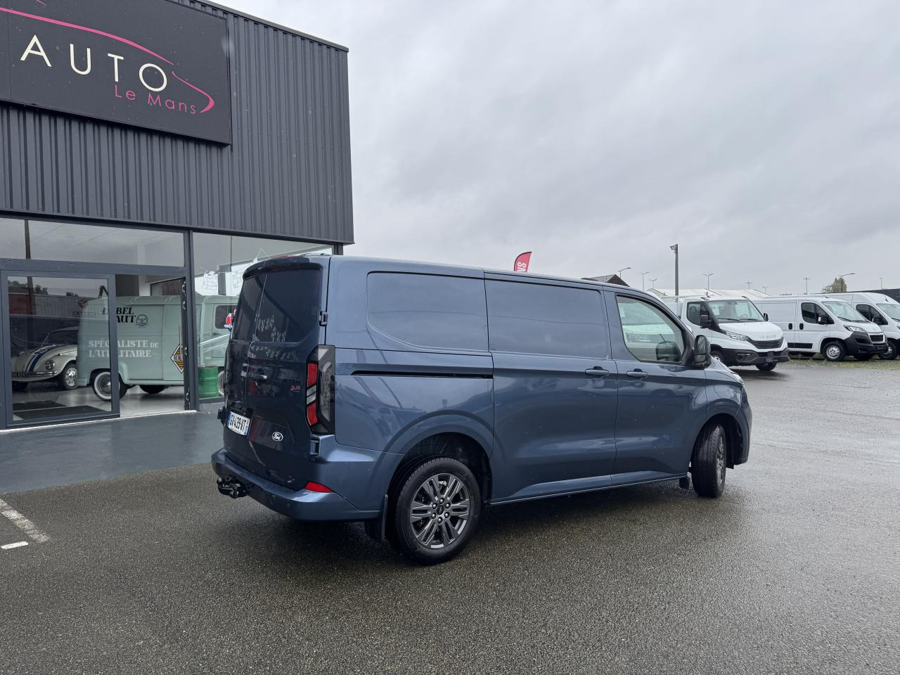 FORD Transit Custom 2.0 EcoBlue 170 ch BVA Fourgon 320 L1H1 Limited - Furgão: foto 5 FORD Transit Custom 2.0 EcoBlue 170 ch BVA Fourgon 320 L1H1 Limited - Furgão: foto 5