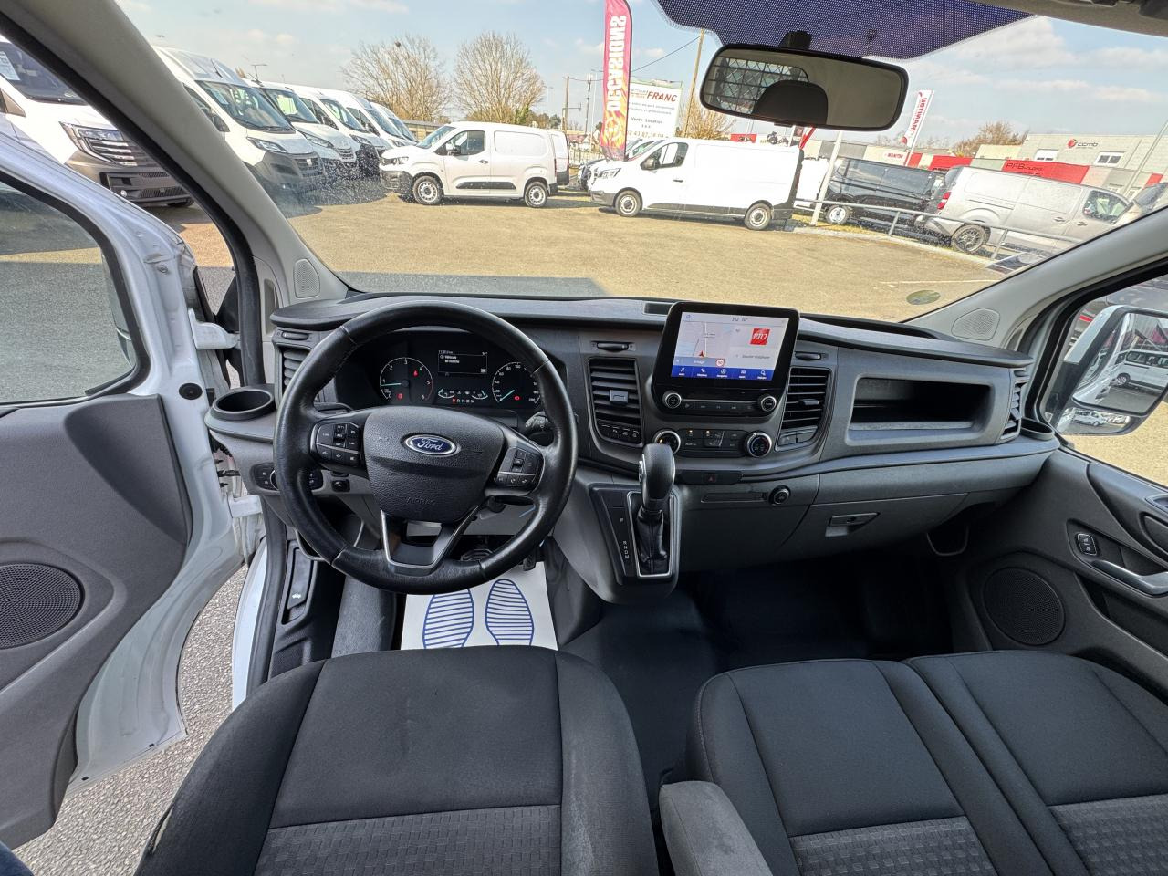 FORD Transit Custom 2.0 TDCi - 130 - BVA S&S TRANSIT CUSTOM FOURGON Fourgon 300 L1H1 Trend Business P - Furgão: foto 4 FORD Transit Custom 2.0 TDCi - 130 - BVA S&S TRANSIT CUSTOM FOURGON Fourgon 300 L1H1 Trend Business P - Furgão: foto 4