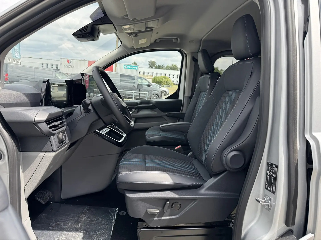 Ford Transit Custom 320 L1H1 2.0 ECOBLUE 170CH CABINE APPROFONDIE SPORT BVA8 - Carrinha cabine dupla: foto 4 Ford Transit Custom 320 L1H1 2.0 ECOBLUE 170CH CABINE APPROFONDIE SPORT BVA8 - Carrinha cabine dupla: foto 4