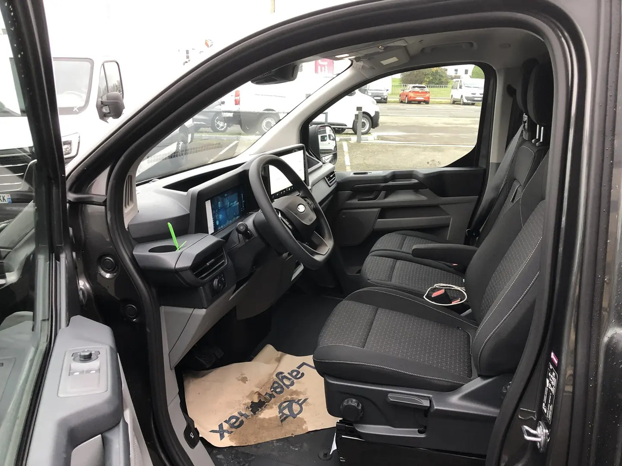 Ford Transit Custom 320 L2H1 2.0 ECOBLUE 170CH TREND BVA8 - Furgão: foto 4 Ford Transit Custom 320 L2H1 2.0 ECOBLUE 170CH TREND BVA8 - Furgão: foto 4
