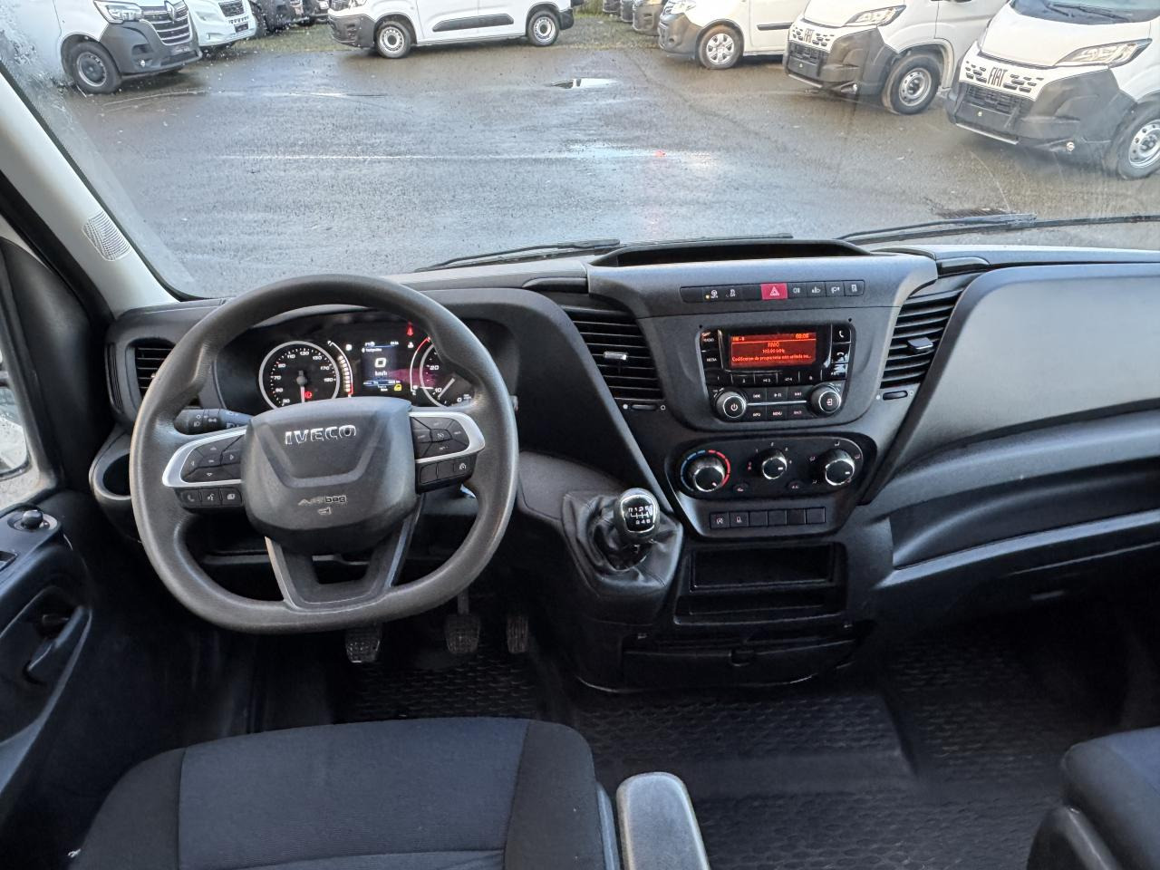 IVECO DAILY 35C14 BENNE COFFRE DOUBLE CABINE RJ 6 places - Carrinha basculante, Carrinha cabine dupla: foto 4 IVECO DAILY 35C14 BENNE COFFRE DOUBLE CABINE RJ 6 places - Carrinha basculante, Carrinha cabine dupla: foto 4